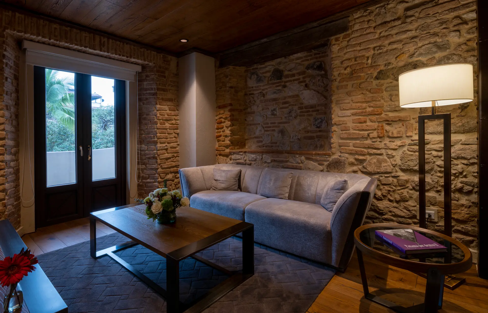 Spanish Wing image 7